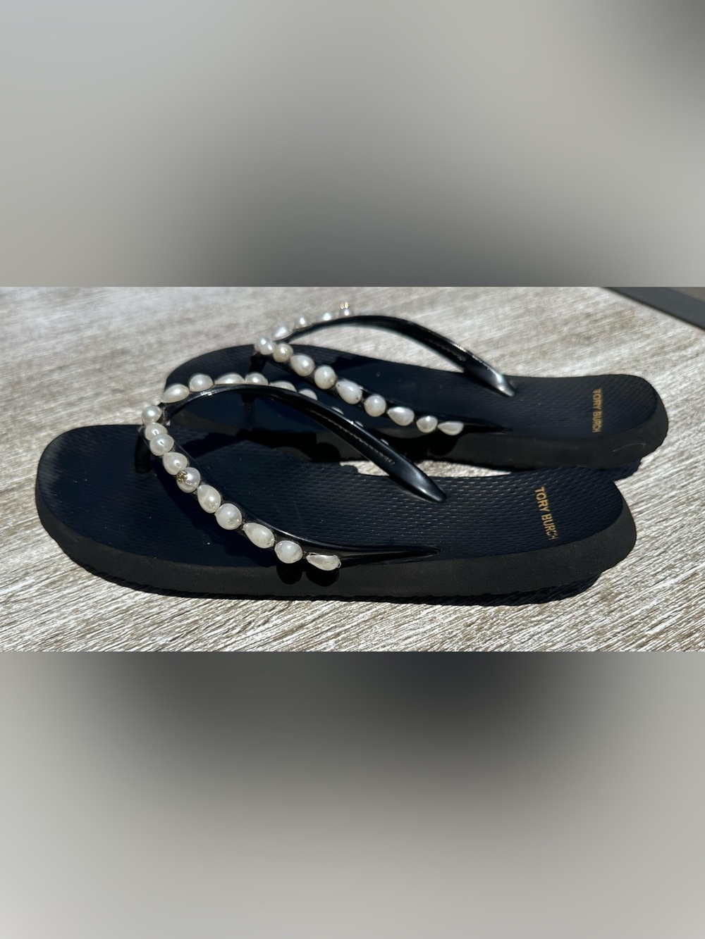 Tory Burch Black & Pearl Sandals Flip Flops 9.5 - Picture 2 of 4
